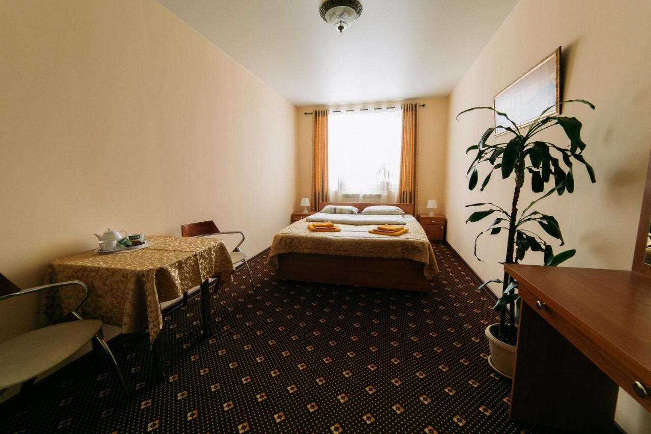 סמולנסק Hotel Praha מראה חיצוני תמונה